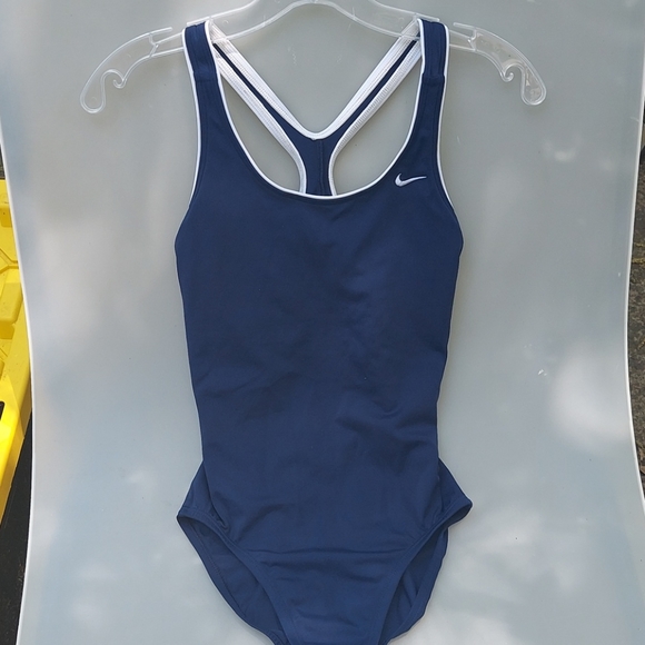 Nike swim one piece - Picture 1 of 6